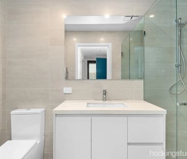 Modern townhouse with open plan living. - Photo 5