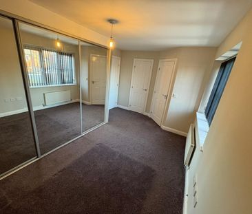 2 bed Terraced - To Let - Photo 4