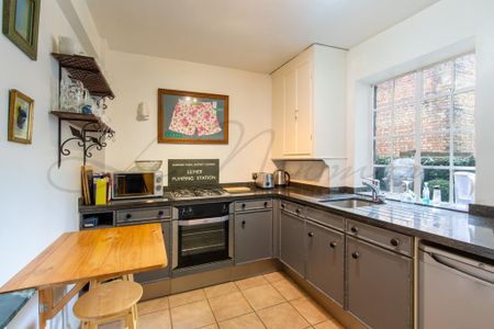 Tottenham Street, Fitzrovia, W1T - Photo 5