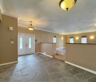 For Lease - 202 Cox Mill Road, Barrie, Ontario - Photo 1