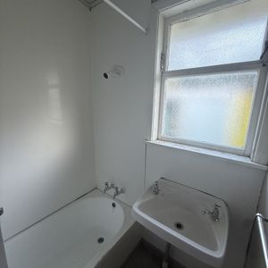 3 Bedroom House - Photo 3