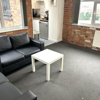 4 bedroom house to rent - Photo 1