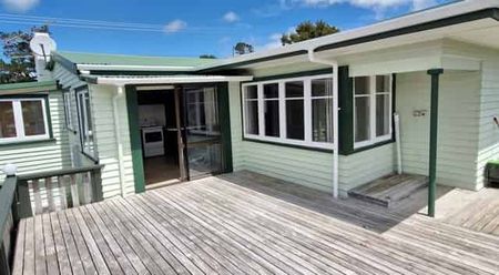 Glen Eden. Worth a Look - Photo 5