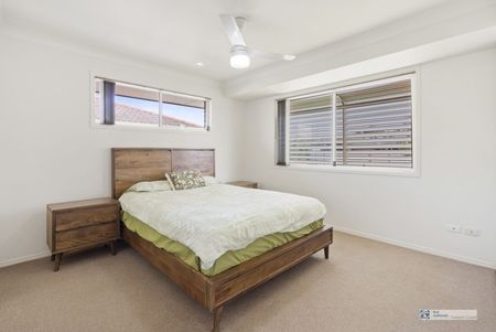 Modern 3 Bedroom Duplex in quiet location - Photo 2