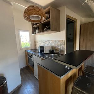 A LOUER - AIX EN PROVENCE - BEAU STUDIO ENTIÈREMENT MEUBLE - 14 m² - Photo 2