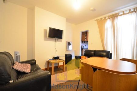 4 bedroom terraced house to rent - Photo 4