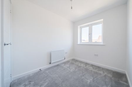 3 bedroom semi-detached house to rent - Photo 5