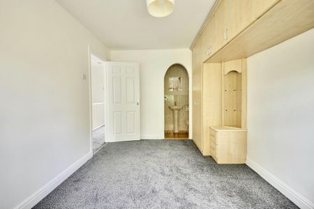 3 bedroom terraced house to rent - Photo 3