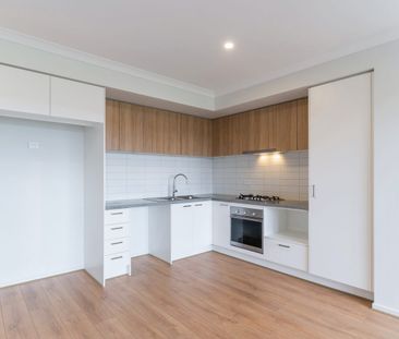 **2 Weeks free rent**Ask us how!!! **Conditions Apply Modern Townho... - Photo 3