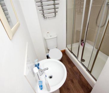 6 bedroom house to rent - Photo 1