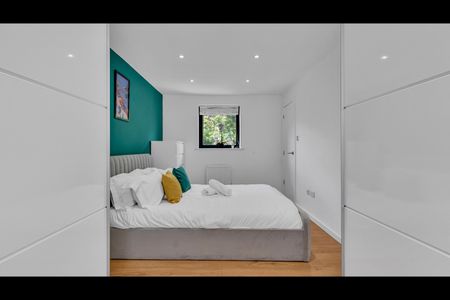 3 Bed Semi-Detached House, Bell Barn Road, B15 - Photo 2