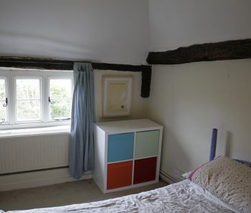 3 bedroom character property to rent - Photo 1