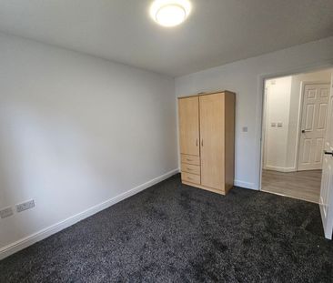 2 Bed Flat, Hadfield Close, M14 - Photo 4