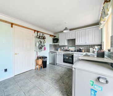 3 bedroom detached house to rent - Photo 6