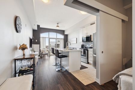 For Lease - 2486 Old Bronte Road Unit# 815, Oakville, Ontario - Photo 2