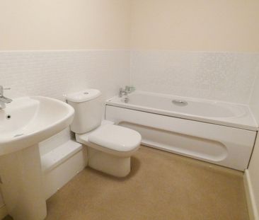 The Poplars, Lytham - Photo 1