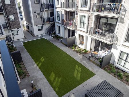 New warm apartment in the heart of Newtown - Photo 2