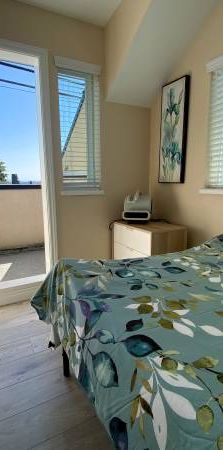 Furnished room for sublet near Langara - Photo 1