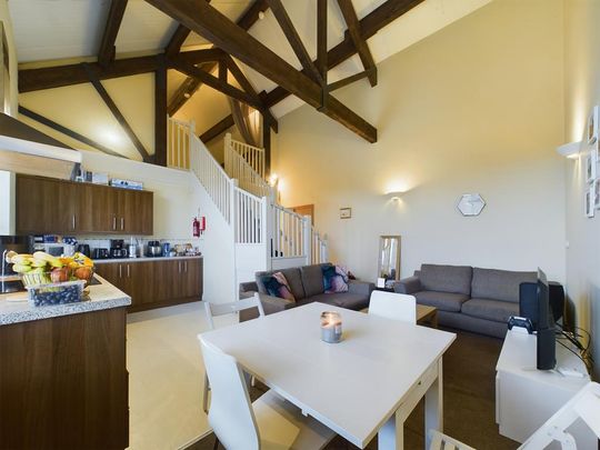 2 bedroom flat to rent - Photo 1