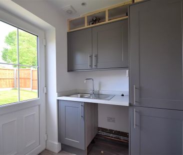 3 bedroom semi-detached house to rent - Photo 6