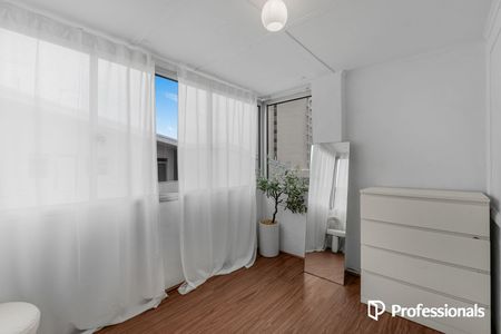Top-Floor Apartment in Sought-After Scarborough Location - Photo 5