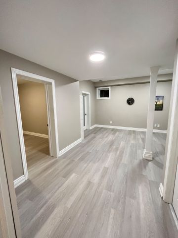 For Lease - 4641 Keystone Crescent, Burlington, Ontario - Photo 4