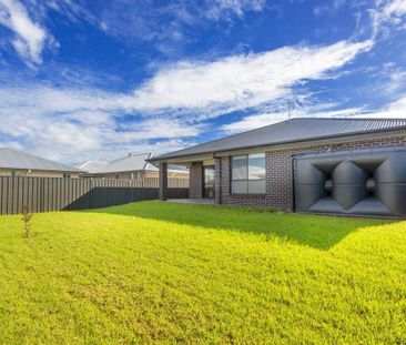 For Rent – Brand New Family Home in Emerald Fields, Old Bar - Photo 3