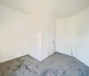 2 bedroom semi-detached house to rent - Photo 4