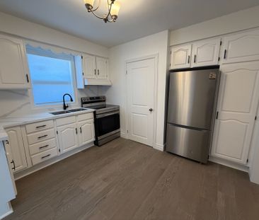 For Lease - 9 Blaydon Avenue, Toronto, Ontario - Photo 6