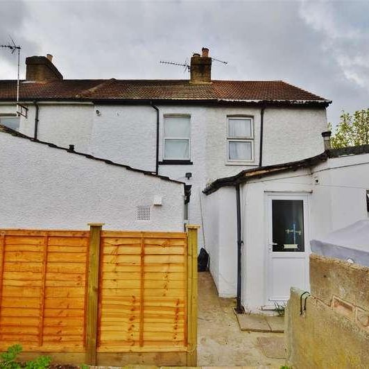 Chalvey Grove, SL1 - Photo 1