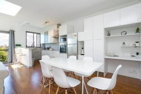 Modern Coastal Apartment with Views - Photo 5