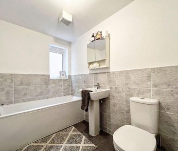 3 bedroom detached house to rent - Photo 5