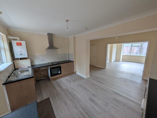 2 bedroom House To Let Total Size: 775 SQ FT - Photo 1