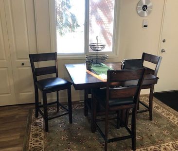 2 Storey Condo in The Pines!! - Photo 5