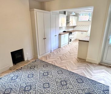 2 bedroom end of terrace house to rent - Photo 3