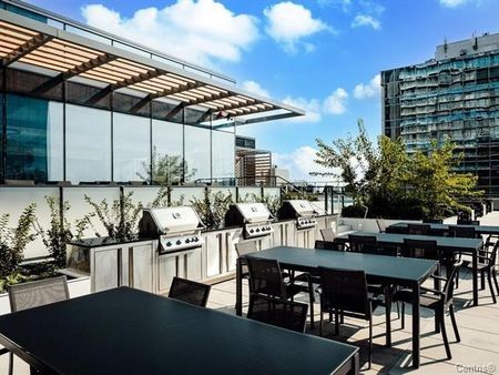 720 Rue St Jacques, Montréal (Ville-Marie), QC H3C - Photo 3