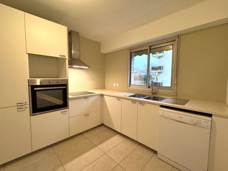 Location Appartement 5 pièces 112 m2 à Compiègne - Photo 2