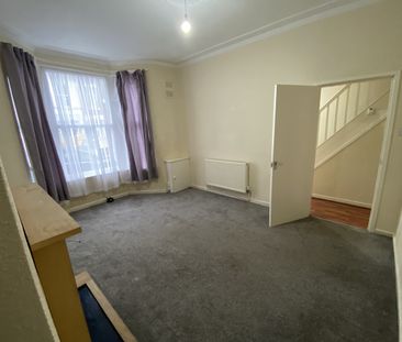 3 Bed Terraced House, Albemarle Road, CH44 - Photo 6
