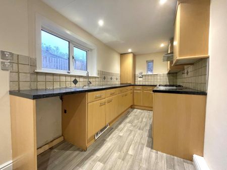 3 bedroom terraced house to rent - Photo 3