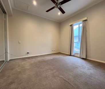 2-Bedroom Unit in the Heart of Croydon - Photo 3