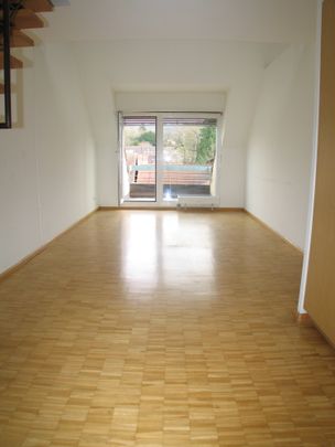 Charmante 3-Zimmer-Dachwohnung mit Galerie im Zentrum von Riehen - Foto 1