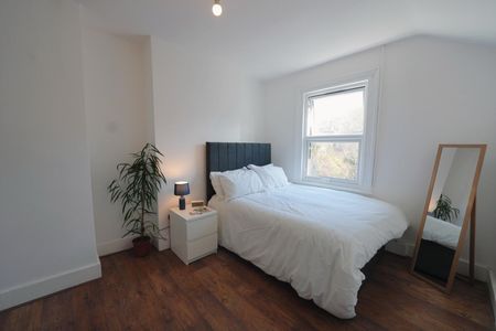 Room in a Shared House, Alloa Road, SE8 - Photo 4