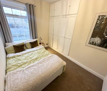 4 bedroom end of terrace house to rent - Photo 4