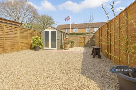 3 bedroom terraced house to rent - Photo 4