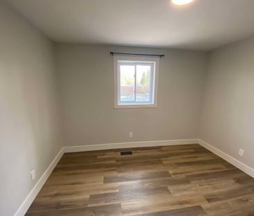 Main Floor of Two Bedroom Bungalow for rent in Whitby - Photo 2