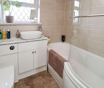 Parkwood Close, Bromborough, CH62 - Photo 1