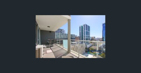 CONTEMPORARY INNER-CITY LIVING - Photo 2