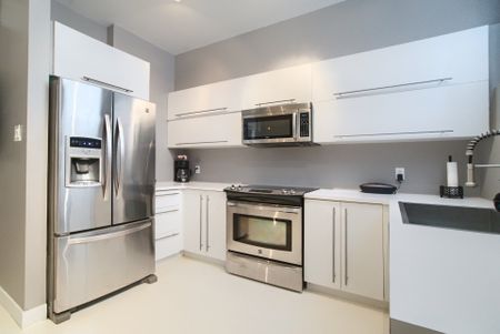 Condo for rent, Montréal (Ville-Marie) - Photo 2