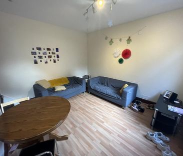 Branksome Place, Leeds, LS6 - Photo 3