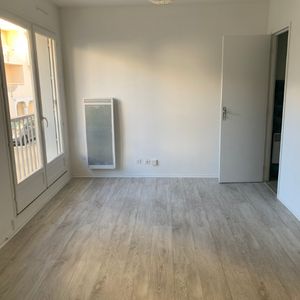 Location Appartement 1 pièce 23m² - Photo 2